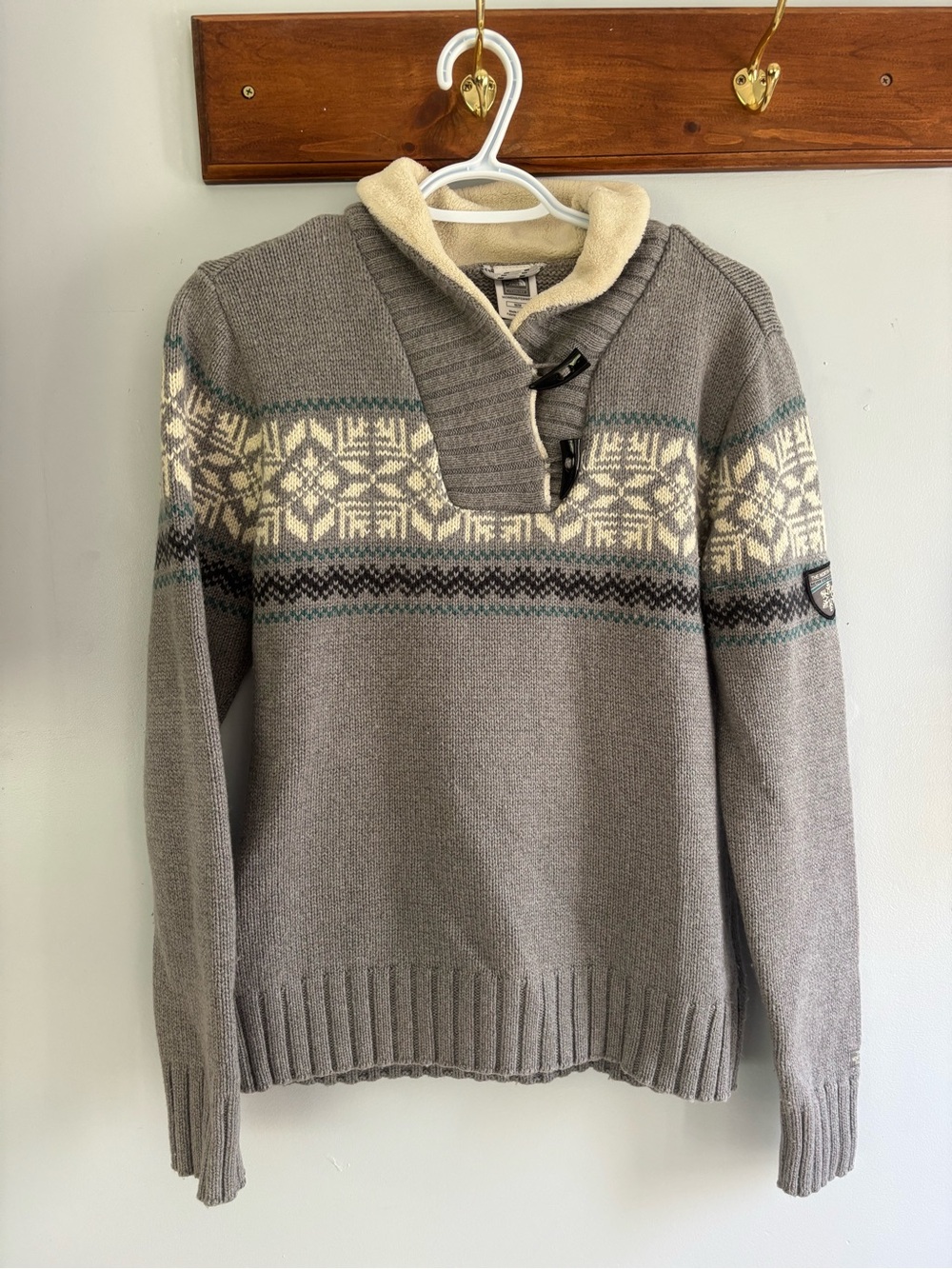 The North Face women’s Gray Fair Isle V-Neck Sweater with Cream Accents